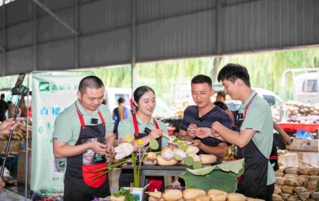 做好“雙服務(wù)”：嘉昕小廚房開播，本期主角---蓮藕