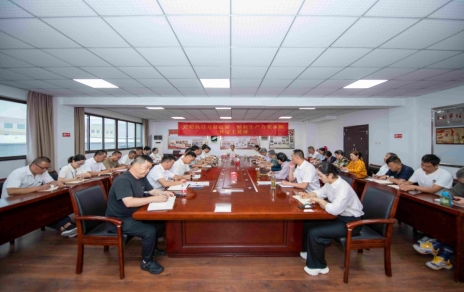 以學(xué)促行、以行促干、正風(fēng)肅紀(jì)，勤廉并重干事業(yè)！